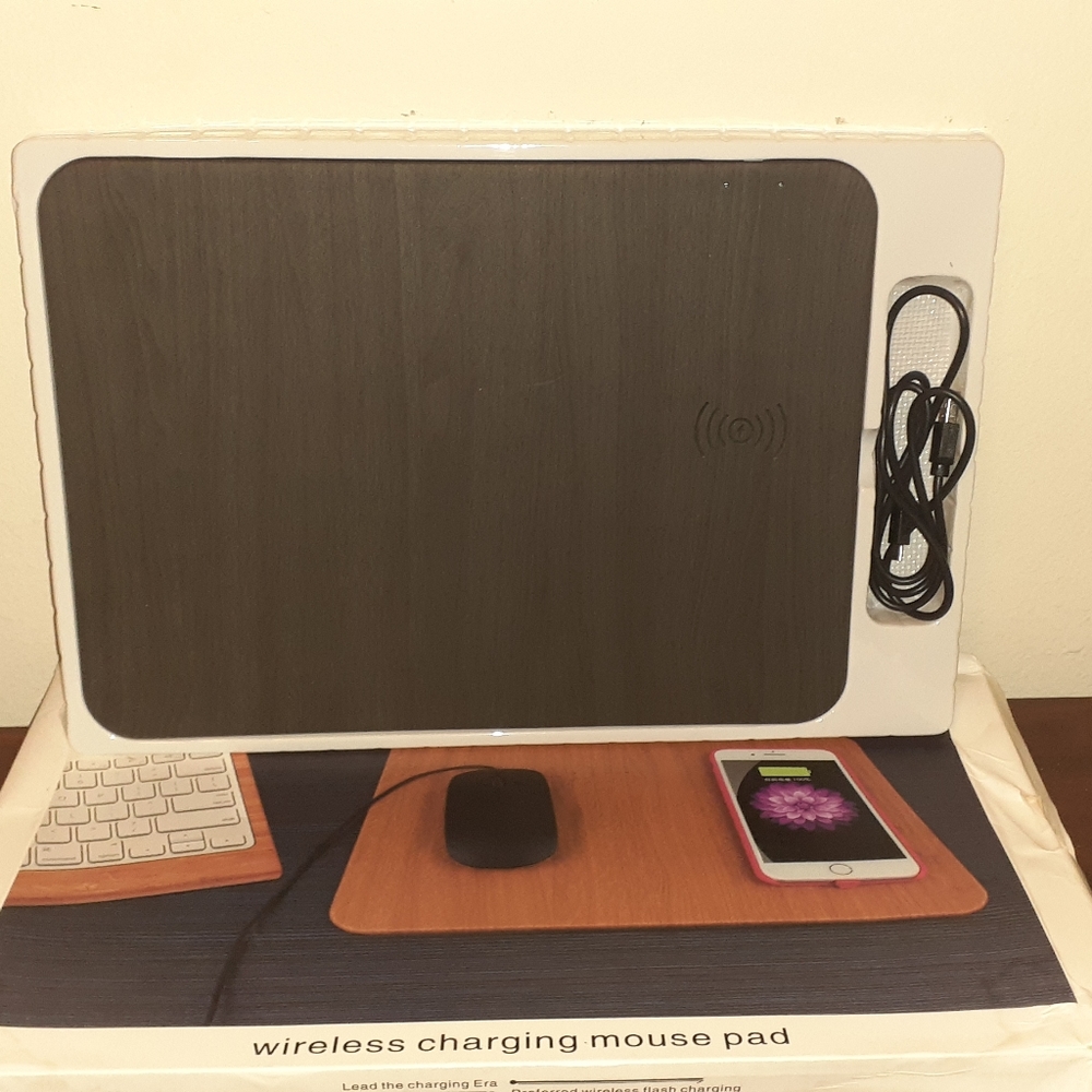 Wireless charging mouse pad - Picture 2 of 3